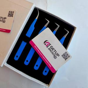 Pince à cils professionnelle en acier inoxydable avec manche bleu, pointe en fibre argentée, courbure à 90°, emballage personnalisé avec logo - Product Image 5