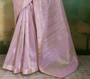 Sari en soie Banarsi, moderne, pour femmes indiennes, pour occasions de fête, séchage rapide, design dessiné à la main, saison automne - Product Image 1