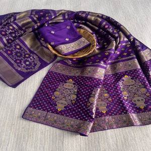 VASTRA COTTAGE Saree de Khadi Georgette de Viscosa de Tejido Chinya Puro con Jacquard de Jari Dorado, Tejido Minakari Butta y Pallu Rico - Product Image 1