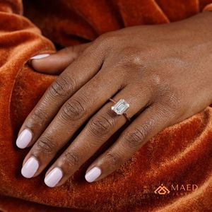 Anillo de Moissanita de Lujo con Corte Esmeralda para Mujer, Chapado en Oro Rosa, Engaste de Garras, Joyería Elegante para Compromiso, Boda, Fiesta, Regalo, Gujarat - Product Image 4