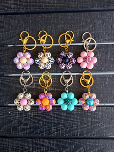 Llavero Artesanal Clásico Ecológico con Cuentas y Diseño de Tulipanes Rosas - Product Image 2