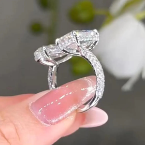 Bague de fiançailles Toi et Moi en diamants de laboratoire taille poire et émeraude 3,55 carats pour elle - Product Image 5
