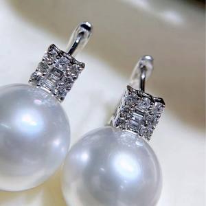 Boucles d'oreilles en argent pur importé avec des perles blanches naturelles de 8,5 à 9 mm, parfaitement réelles, incrustées de beauté parfaite - Product Image 3