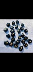 Piedra de obsidiana negra pulida con runas, piedras de obsidiana negra pulida de forma libre, piedra preciosa para decoración del hogar con Feng Shui - Product Image 6