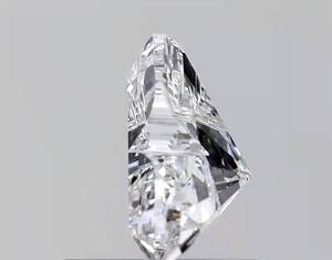Diamante único de corte trillón, cultivado en laboratorio, color D-F, pulido excelente, claridad CVD VVS-VS, para la fabricación de joyas para mujer y personalización. - Product Image 2