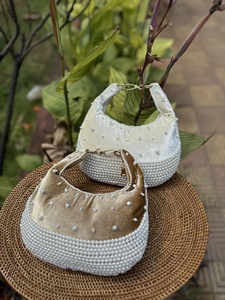 Bolso de Mano Elegante con Textura y Adornos de Perlas Litchi Pearl Boat Bag para Mujer, Ideal para Fiestas, Bodas y Eventos Nocturnos - Product Image 3