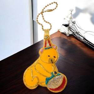 Decoración Colgante de Osito de Peluche Zari |   Adorno Colgante Decorativo Temático Infantil Hecho a Mano con Hilo Metálico y Pedrería - Product Image 3