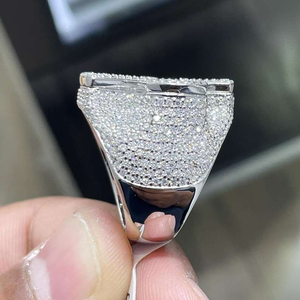 Anillo de Plata 925 con Cruz Redonda y Racimo de Baguettes, Anillo de Moda Hip Hop con Incrustaciones de Diamantes Moissanite, Joyería de Lujo para Regalo - Product Image 1