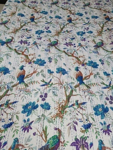 Couvre-lit moderne bohème en coton imprimé floral et oiseaux, patchwork, blanc et bleu, pour la maison et l'hôtel, fait main indien Kantha - Product Image 5