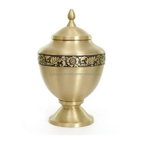 Urnas de cremación de latón de alta calidad y forma única con pulido de grabado y urnas funerarias de metal con acabado azul azulado - Product Image 6
