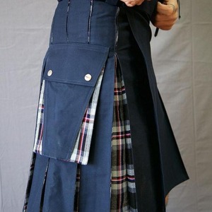 Kilt en coton bleu marine pour homme, couleur unie, coupe classique, design hybride avec doublure en tartan pour adultes - Product Image 2