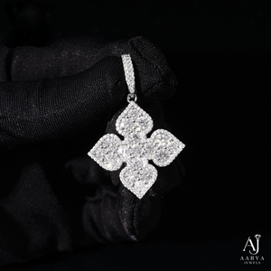 Colgante de Plata de Ley 925 con Trébol de Moissanita de Corte Brillante y Engaste de Garra, Bañado en Rodio, Temática Religiosa, Joyería de Regalo Estilo Hip Hop - Product Image 5