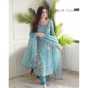 Conjunto de Traje de Fiesta para Mujer de Diseñador con Bordado de Hilo y Lentejuelas - Product Image 4