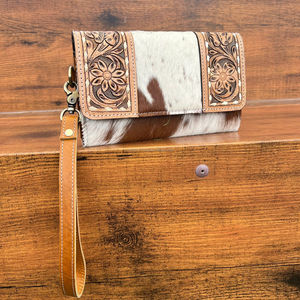 Ensemble de 2 pièces en cuir usiné à la main, dernier style vintage, sac fourre-tout et pochette en fourrure de vachette avec motif floral pour femmes - Product Image 6