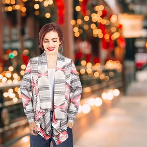 Cardigan da donna traspirante a maniche lunghe con apertura frontale e collo a scialle - Collezione Well - Product Image 6