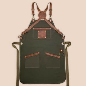 Delantal de lona unisex con logo personalizado impreso, con correas de cuero y bolsillos para uso en restaurantes y bares. - Product Image 4