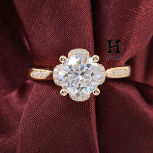 แหวนหมั้นเพชรทรงกลมเจียระไนแบบบริลเลียนท์ ทองคำขาว 14K ประดับเพชรแล็บโกรว์ลายดอกไม้สไตล์วินเทจ ดีไซน์กลีบดอกไม้แบบสแกลลอป - Product Image 5