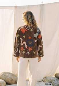 Veste en velours brodée pour femme, motif soleil céleste, style Suzani, héritage d'Asie centrale, style bohème - Product Image 5
