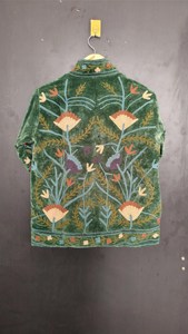 Chaqueta Suzani de Terciopelo Tejida a Mano de Inspiración Vintage con Bordado, Estilo Boho Fusion, Forro de Algodón Vibrante para Mujer - Product Image 5