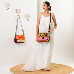 กระเป๋าสะพายข้างหนังนิ่มแท้วินเทจของผู้หญิงกระเป๋าถือลายนูนเลเซอร์เดียวสำหรับฤดูหนาว - Product Image 6