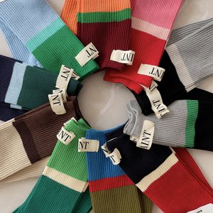 Calzini da Donna in Cotone e Fibra di Bambù, Rossi con Logo Blu Navy, Assorbenti, per Uso Quotidiano, Autunnali, Lavorazione Regolare, Motivo Tinta Unita - Product Image 6