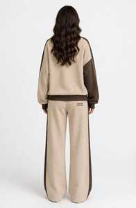 Conjunto Deportivo Oneten Apparel para Mujer, Cuello Henley, Color Beige Marrón, Pantalones Jogger de Pierna Ancha - Product Image 5