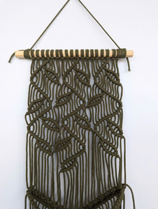 Soporte de pared para sombreros de macramé, organizador de almacenamiento bohemio de 5 niveles para gorras, algodón y plantas - Product Image 3