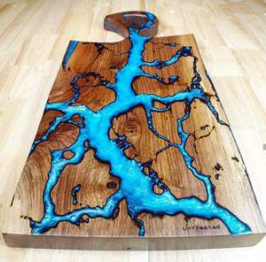 Planche à découper en bois rectangulaire avec poignée en résine bleue motif rivière - Product Image 2