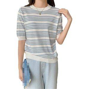 เสื้อยืดผู้หญิงลายทางฤดูร้อนถักนิตติ้งโมดัลลำลองแขนสั้นทรงหลวม - Product Image 1