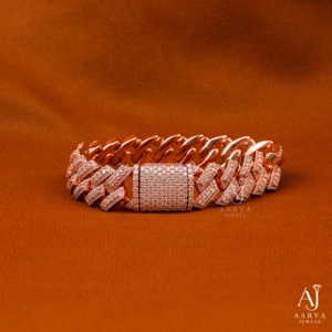 กำไลข้อมือโมอิสซาไนต์ทรงเรขาคณิตชุบทองคำสีกุหลาบจาก AARVA JEWELS ประดับเพชรทรงเหลี่ยมเจียระไน หรูหรา เหมาะสำหรับทั้งชายและหญิง ของขวัญสำหรับงานปาร์ตี้ - Product Image 4