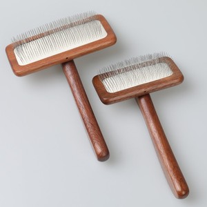 Brosse démêlante en bois pour animaux de compagnie, outil écologique pour le démêlage et l'élimination des poils, soin du pelage. - Product Image 5