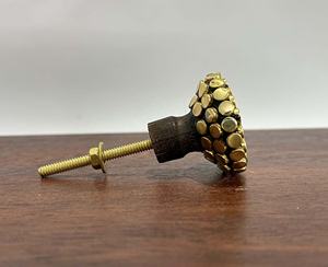 Tiradores de cajón de madera clásicos Puntos de cadena de plata Diseño hecho a mano ecológico Fondo relleno de cerámica amarilla para la decoración de la cocina del hogar - Product Image 2