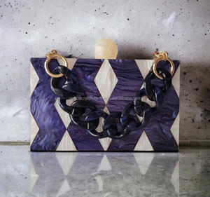 El último embrague de resina geométrica de calidad superior | Elegante diseño hecho a mano disponible para venta al por mayor | Perfecto para regalos de boda - Product Image 1