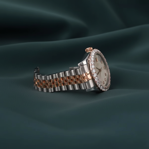Montre en acier inoxydable avec lunette en diamant doré, cadran vert, mouvement à quartz de luxe, chronographe, résistante à l'eau 3BAR, bracelet Jubilee - Product Image 3
