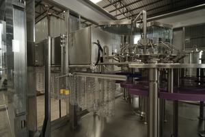 Máquina Llenadora de Agua Mineral Totalmente Automática de Acero Inoxidable, 120 BPM, Material PET, Planta para Envasado de Bebidas - Product Image 3