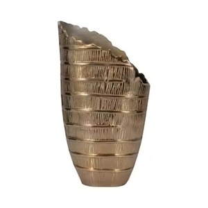 Premium Modern Iron & Stainless Steel Handmade Eco-Friendly Flower Vases for Wedding and Interior Floral Arrangement - Product Image 3