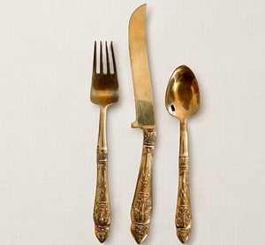 Ensemble de couverts vintage plaqué or, 3 pièces (couteau, fourchette, cuillère), design antique, résistant à la rouille, en métal, pour usage domestique - Product Image 1