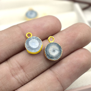 Pendentif rond en Tanzanite et Quartz Solaire, bord plaqué or, breloque en pierre précieuse, fourniture pour la fabrication de bijoux bohèmes, vente en gros - Product Image 3