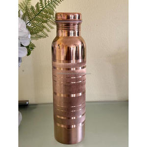 Tendance Belle bouteille d'eau avec couvercle Qualité supérieure Fini Table Bouteille décorative Bouteille en cuivre pur pour usage domestique - Product Image 2