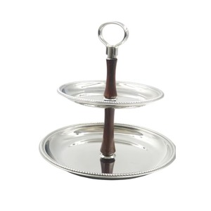 Plateau décoratif rond à deux niveaux en argent de haute qualité avec poignée, design traditionnel, artisanat métallique - Product Image 2