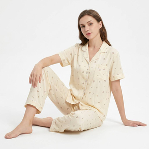 Conjunto de Pijama de Satén de Poliéster Transpirable para Mujer, Manga Corta, Cuello con Botones, Pantalones Largos, Color Rojo Sólido - Product Image 3