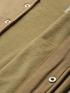 Blouson universitaire homme surdimensionné, durable, style personnalisé, fermeture boutonnée, couleur kaki, pour adultes, vente chaude, OEM ODM - Product Image 4