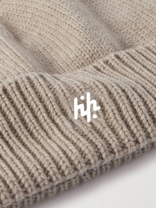 Nouveau bonnet d'hiver épais à la mode bon matériel unisexe tricoté chapeau Logo à revers personnalisé lettre brodé bonnet - Product Image 3