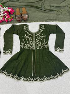 Vente en gros Eid Ramzan Spécial Salwar Kameez Vêtements de Mariage Pakistanais Faux Georgette Fantaisie Kurti-Palazzo - Product Image 2