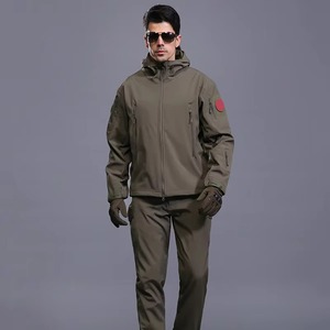 Veste softshell à capuche pour homme, multi-poches, doublure polaire, coupe-vent, respirante, manteau d'extérieur, kaki, coyote, sable, personnalisable OEM - Product Image 4