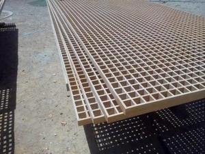 Grille moulée en fibre de verre (FRP) durable de 25 mm avec construction résistante à la corrosion pour plateformes industrielles, passerelles et fossés - Product Image 4