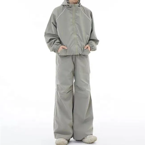 Chándal Unisex con Capucha, Manga Larga, Color Sólido, Ligero, Cortavientos, Estilo Casual, con Bolsillos Laterales, para Primavera, Talla Adulto - Product Image 1