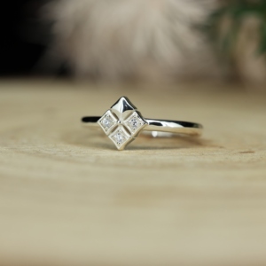 Anillo con Engaste de Moissanita Corte Princesa Inspirado en la Naturaleza, Chapado en Oro de 14K sobre Plata 925 |   Elegante Anillo de Promesa para Regalo de Aniversario - Product Image 3