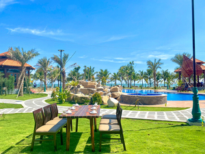 โต๊ะไม้ซีดาร์ลายทางแบบเรียบง่าย สีทาเคลือบสไตล์ชายฝั่ง โต๊ะตกแต่ง 127Lx81.28Wx76.2H ซม. - Product Image 6