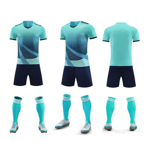 Ensemble d'uniformes de football compétitifs, kit de football personnalisé pour équipe, tenue de sport durable pour les performances de match - Product Image 4